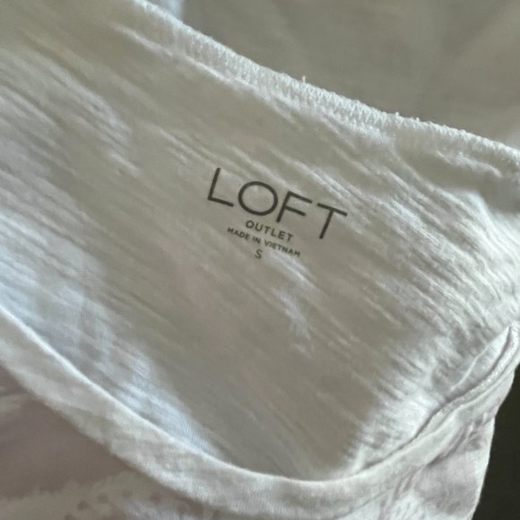 LOFT Tee Shirt Size Small Floral Paisley Pattern Graduated Colours Lovely - Picture 13 of 14